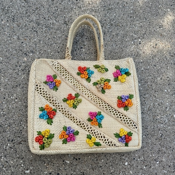 Vintage Wicker Embroidered Flower Bag - Picture 1 of 14